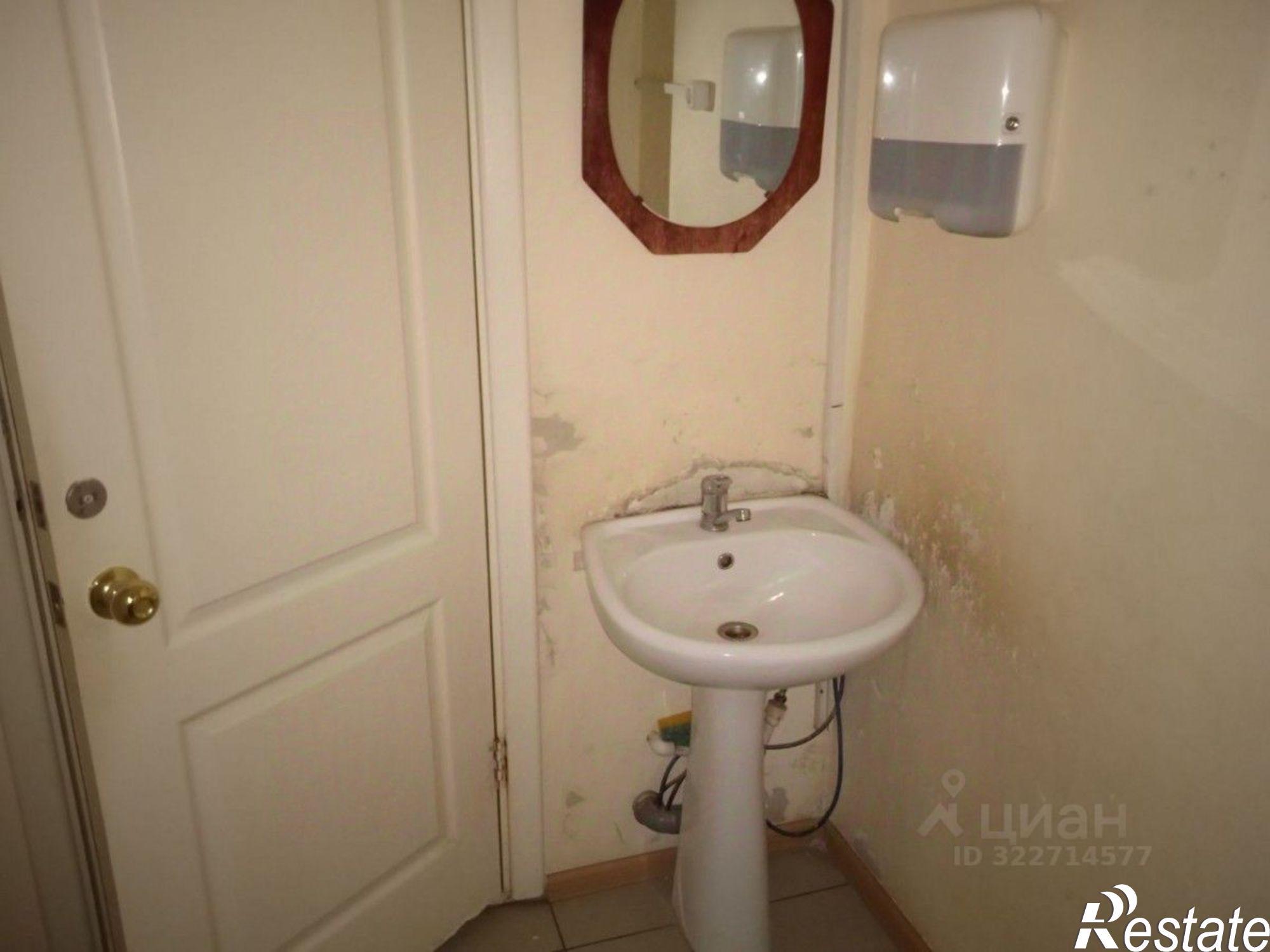 Сдать офис, помещение под офис за 46 667 рублей на ул Телегина, 30