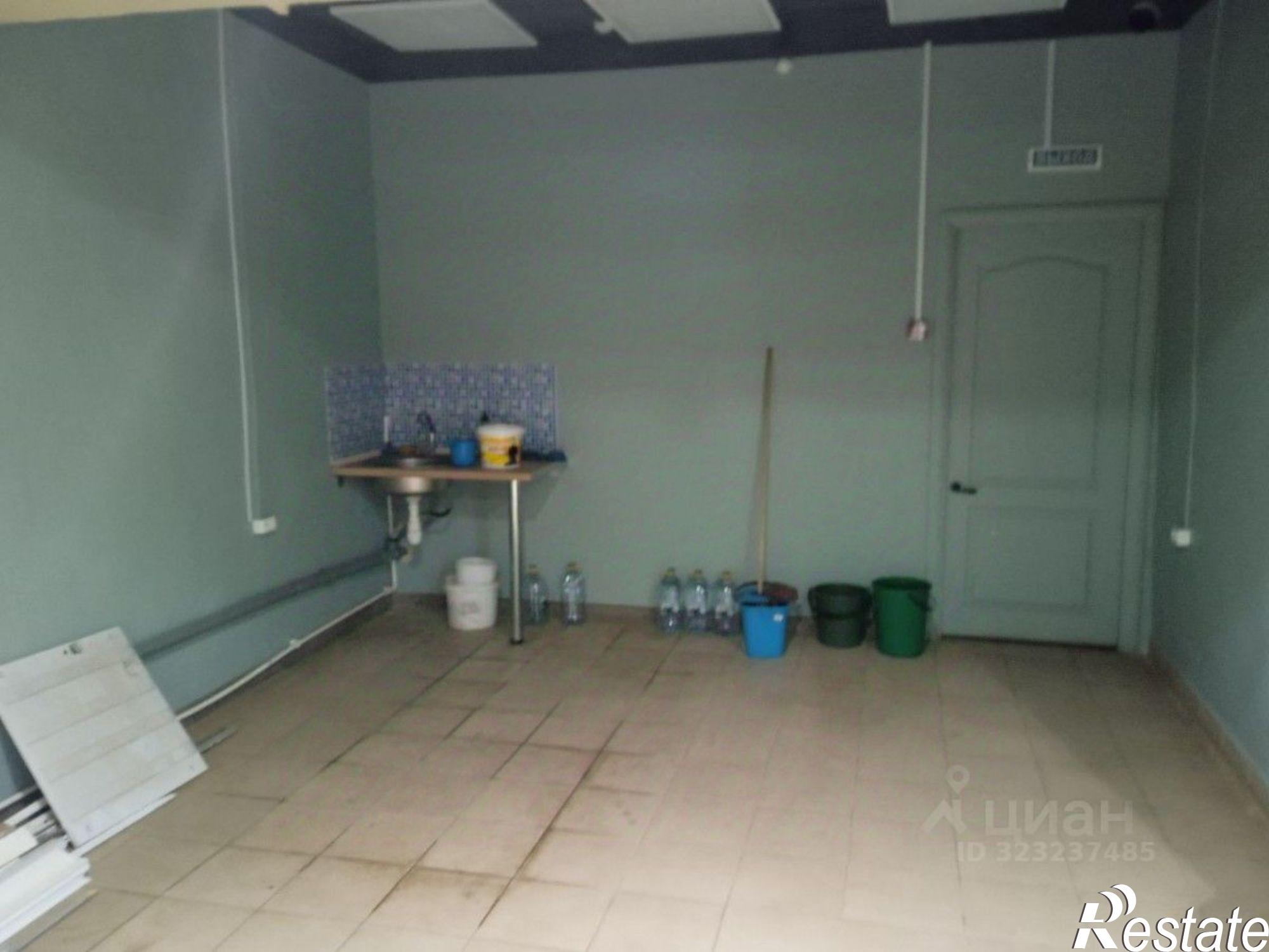 Сдать торговое помещение за 112 000 рублей на Уральский переулок