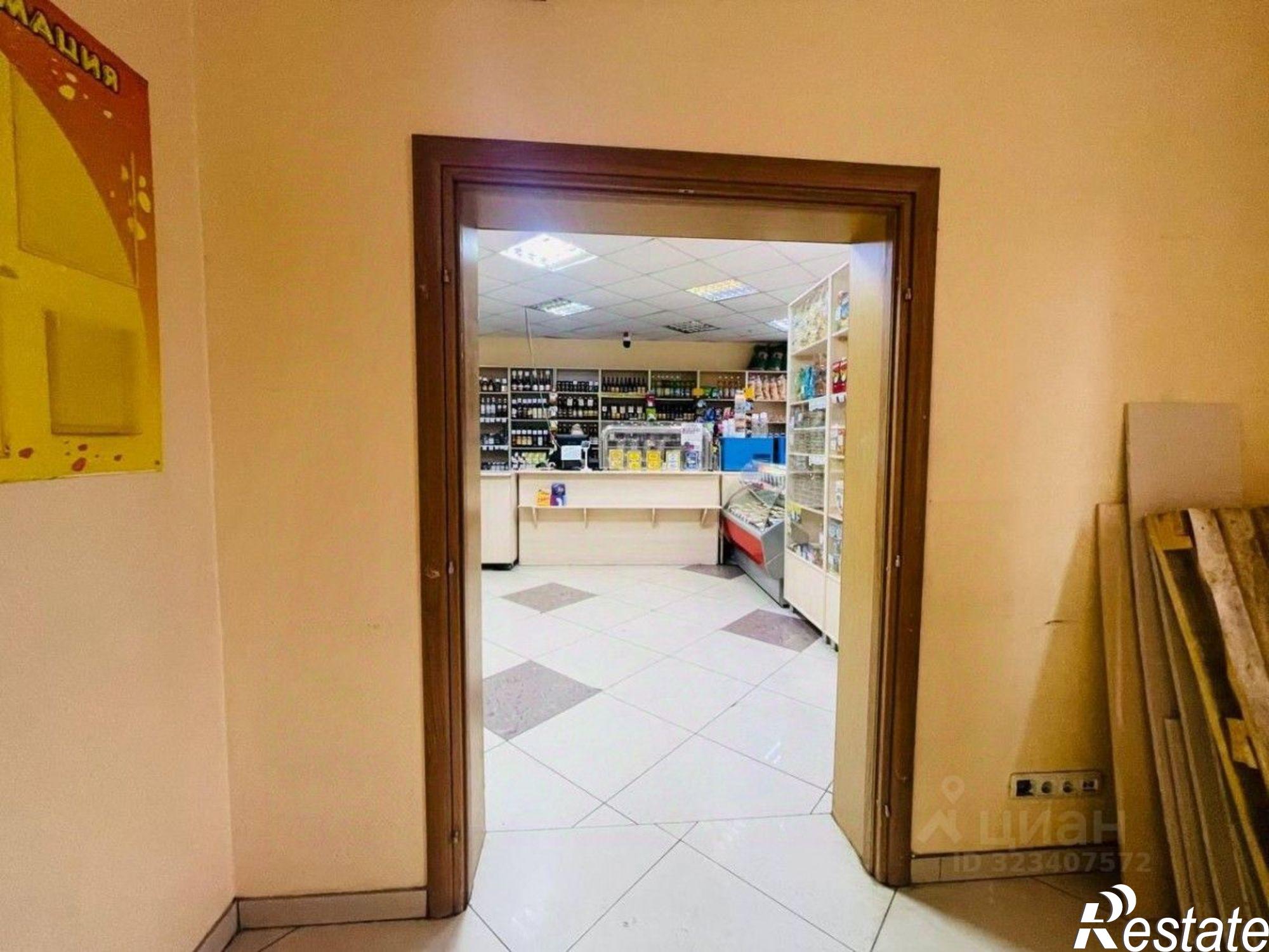 Сдать торговое помещение за 115 600 рублей на улица Карла Либкнехта, 60