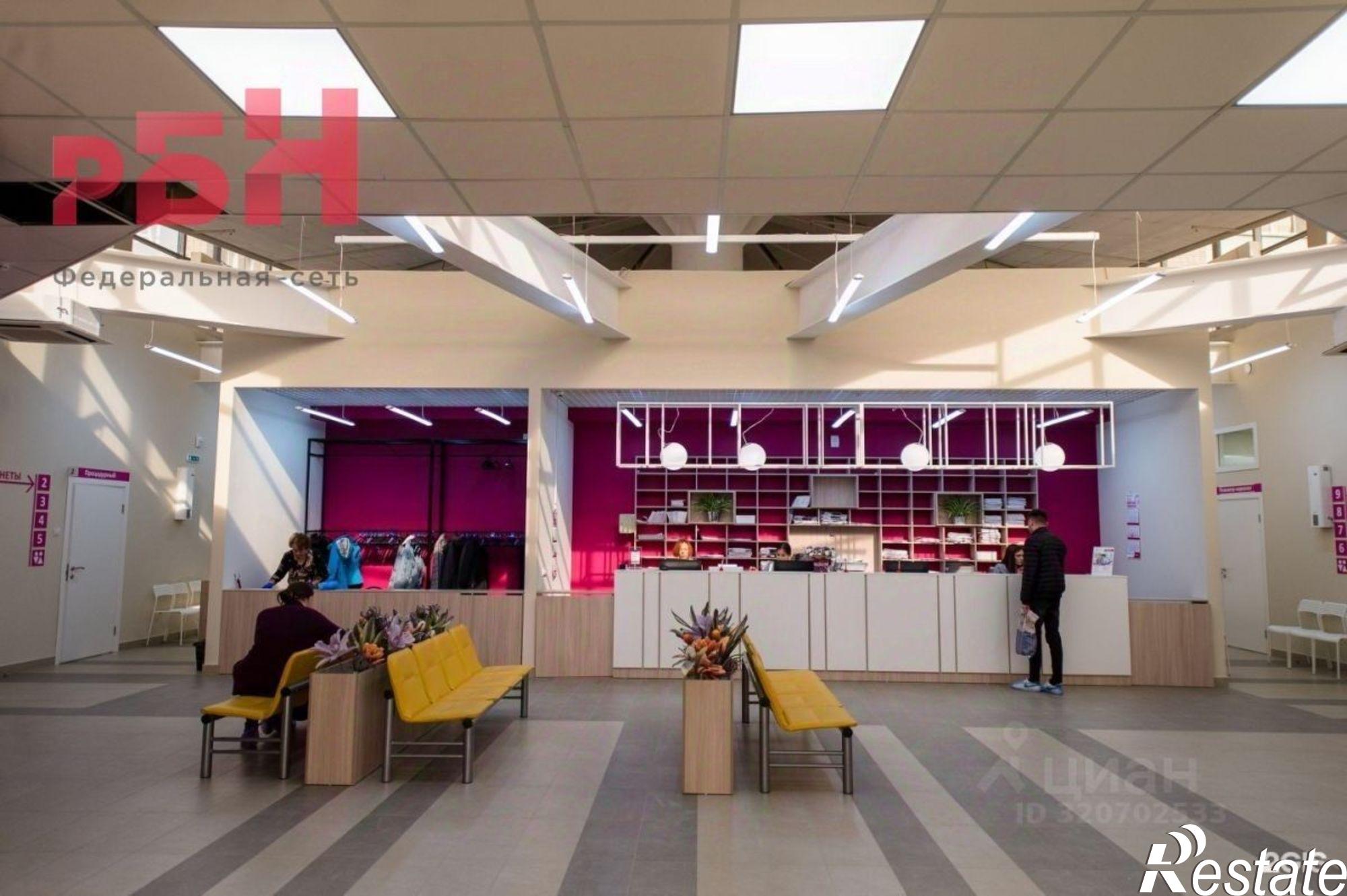 Купить торговое помещение за 527 440 000 рублей на Пушкинская улица, 136А