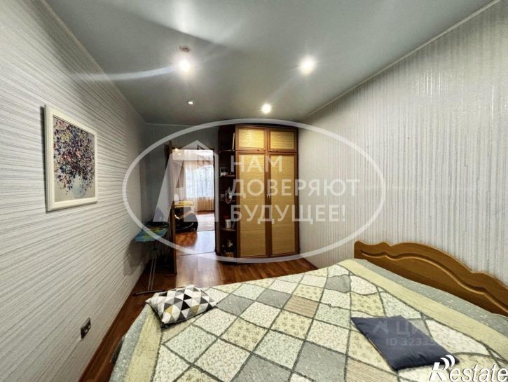 3-комн квартира ул Пряженникова, 25,  д. 25