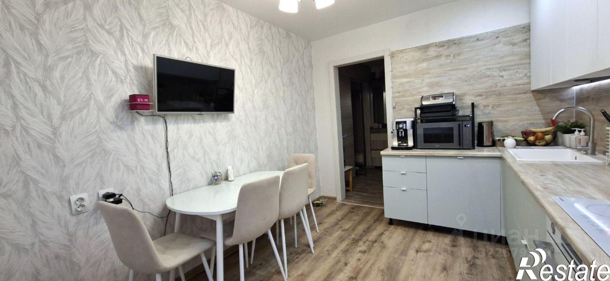 Купить квартиру за 5 800 000 рублей на Воткинск, улица 1 Мая, 15