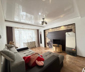 2-комн, 52кв м, этаж 1/5 улица Луначарского, 48