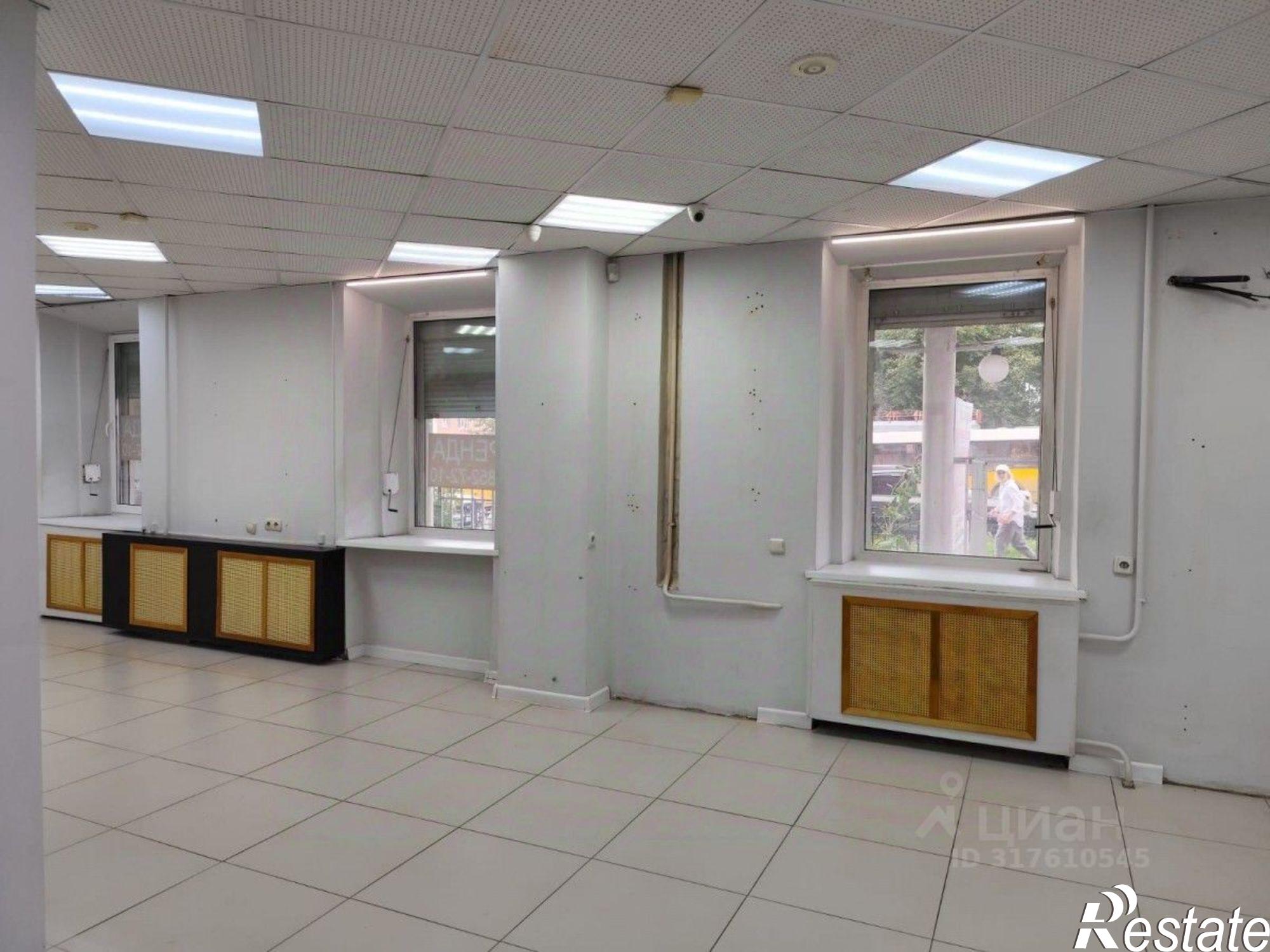 Сдать торговое помещение за 72 000 рублей на Красная улица