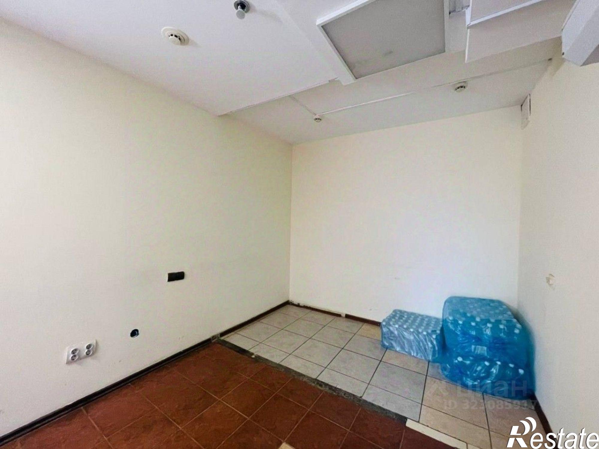 Сдать торговое помещение за 294 000 рублей на ул Холмогорова, 19