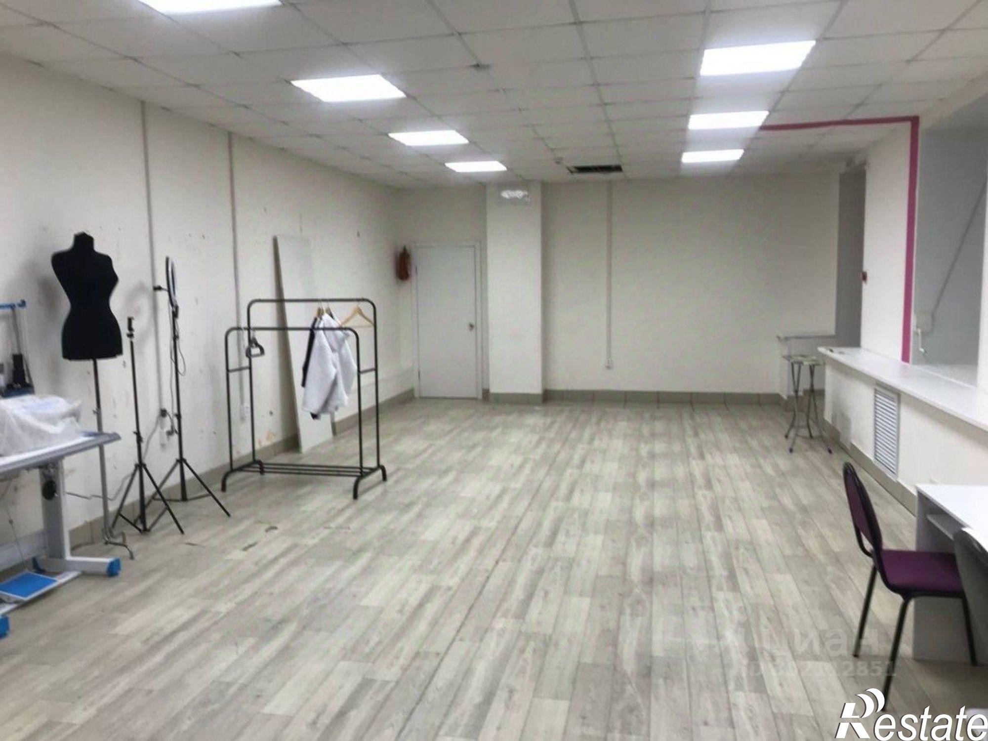 Купить офис, помещение под офис за 22 000 200 рублей на Школьная улица, 9