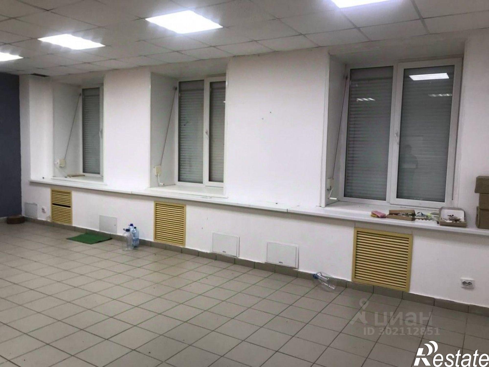 Купить офис, помещение под офис за 22 000 200 рублей на Школьная улица, 9