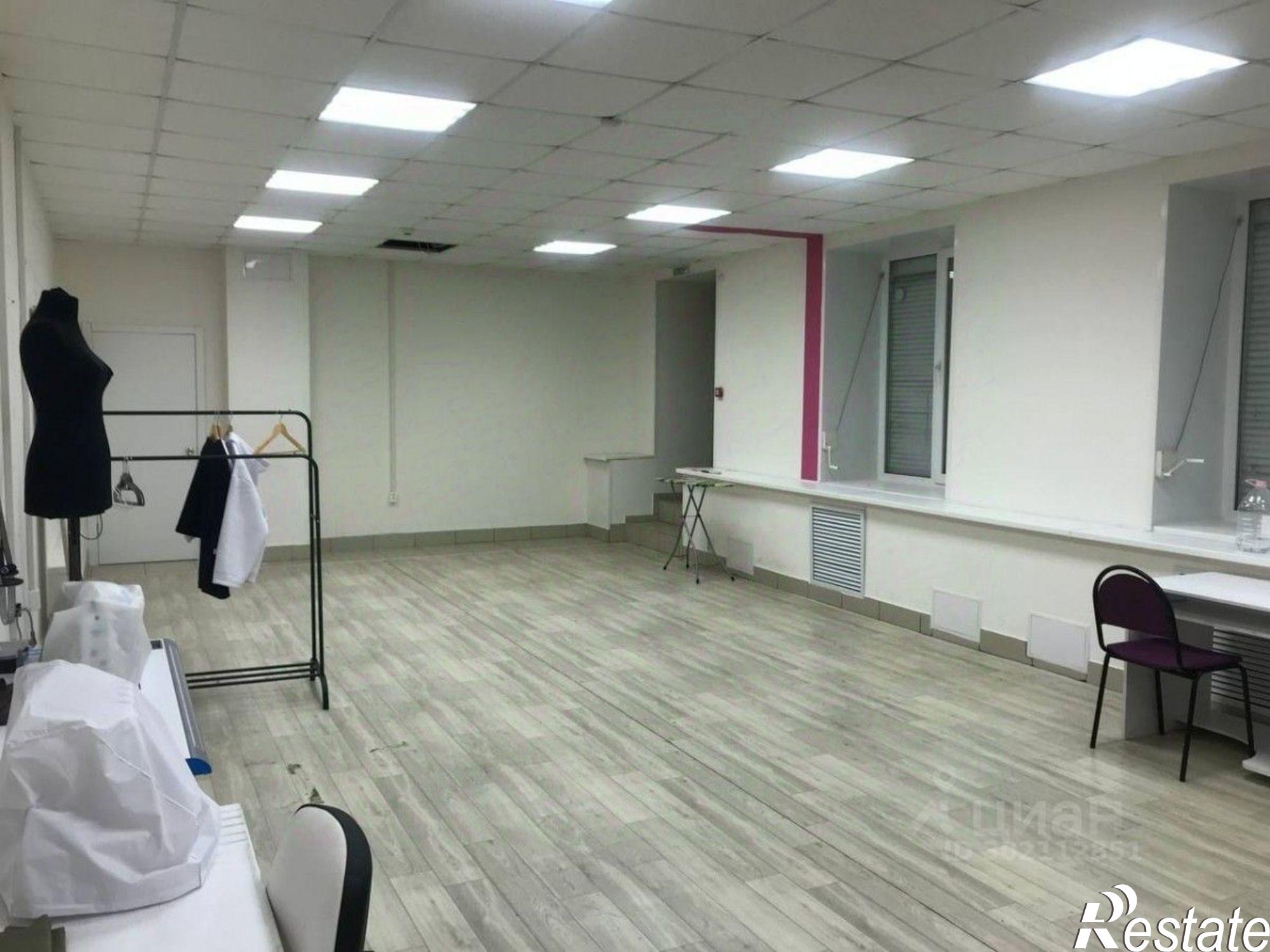 Купить офис, помещение под офис за 22 000 200 рублей на Школьная улица, 9