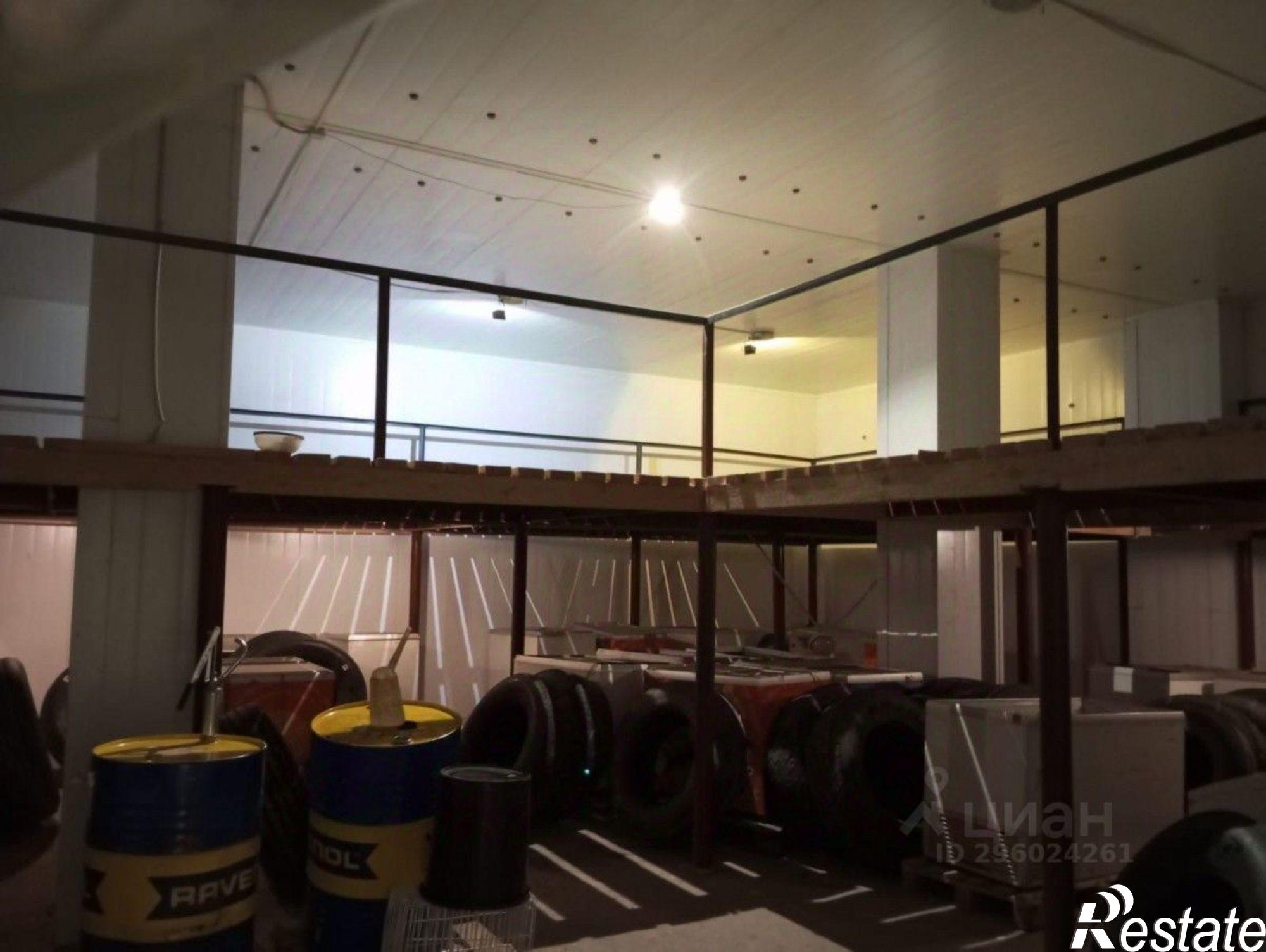 Купить складское помещение за 22 000 100 рублей на Зимняя улица, 2