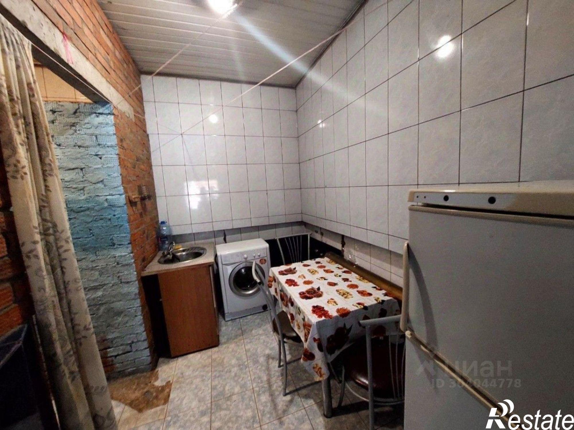 Купить ОСЗ, отдельно стоящее здание за 8 000 100 рублей на улица Геологов, 3