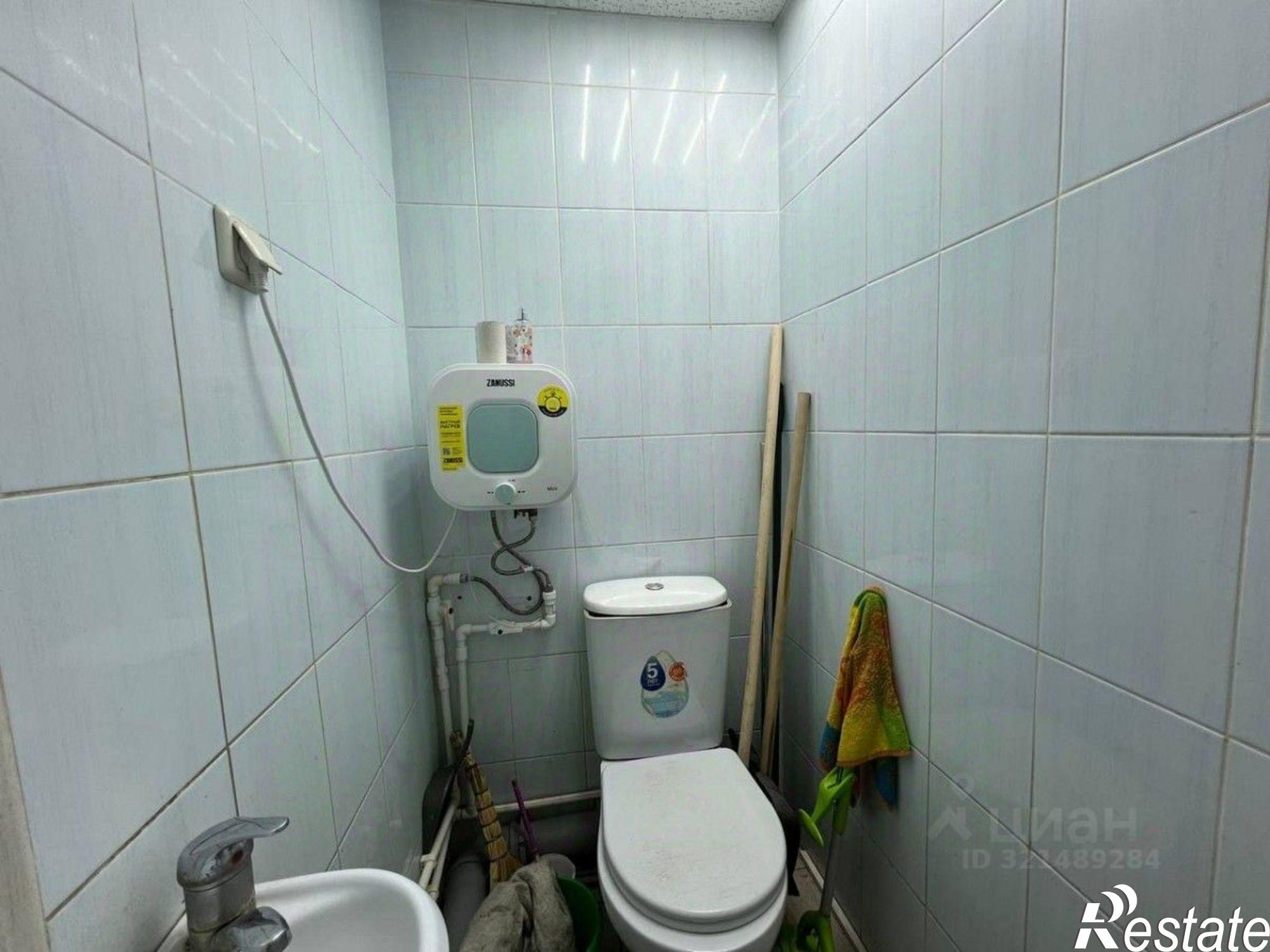 Купить помещение свободного назначения за 8 400 000 рублей на ул Коммунаров, 206