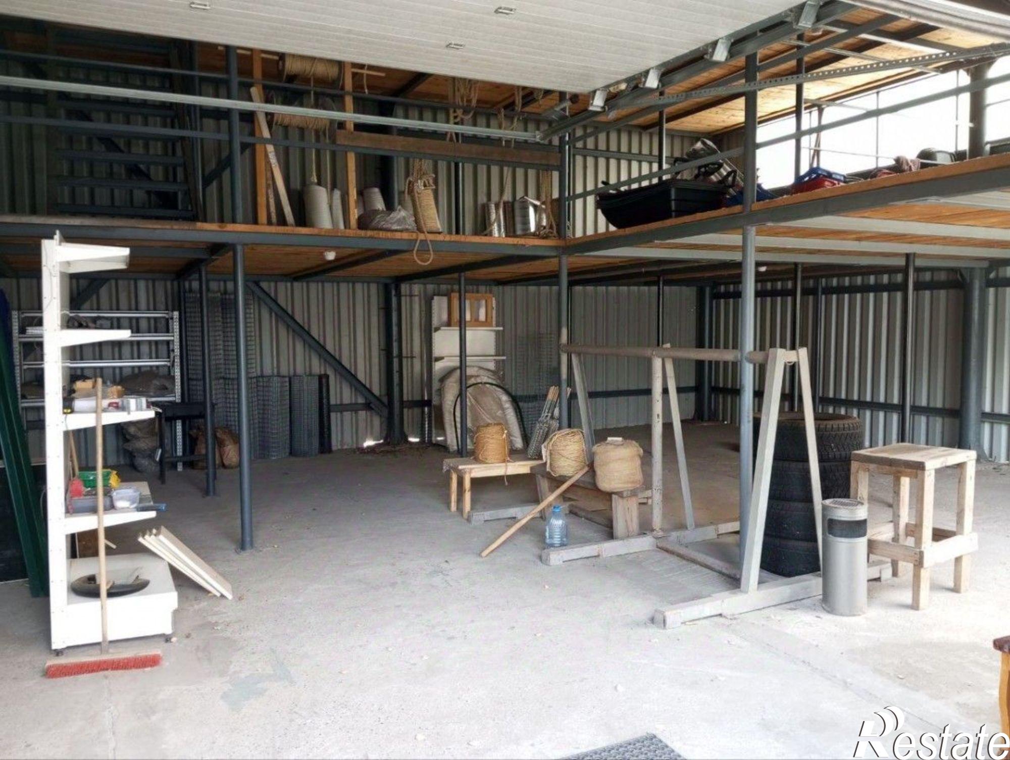 Купить складское помещение за 47 800 800 рублей на ул Областная, 42