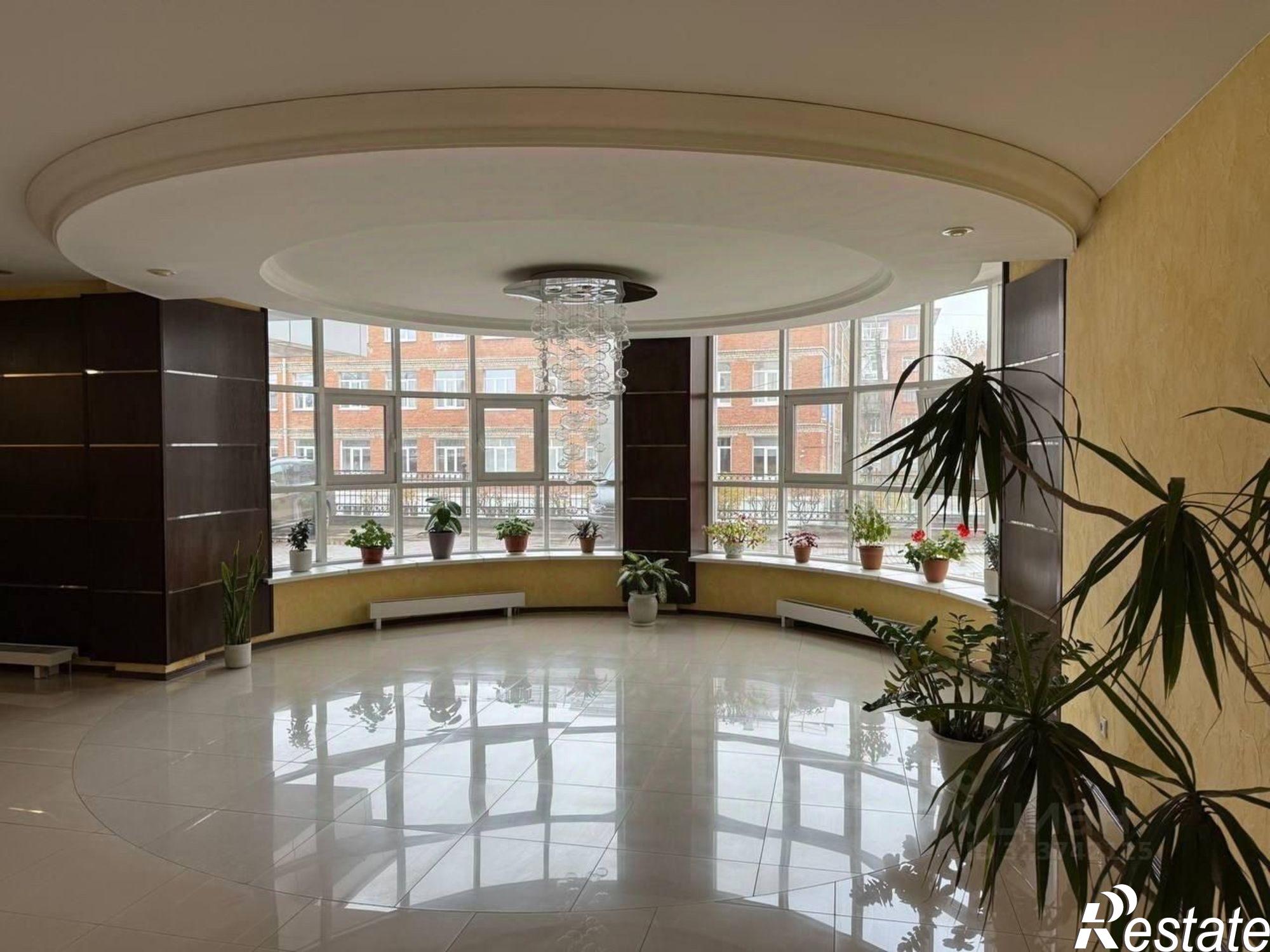 Купить квартиру за 65 000 000 рублей на улица Коммунаров, 247