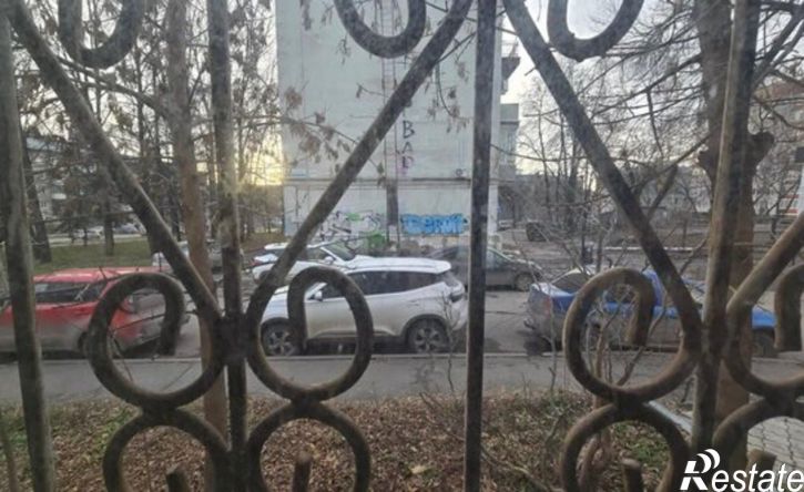 3-комн квартира улица Коммунаров, 249,  д. 249