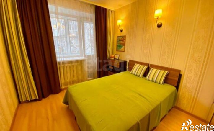 4-комн квартира Школьная улица, 1,  д. 1