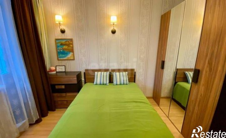 4-комн квартира Школьная улица, 1,  д. 1