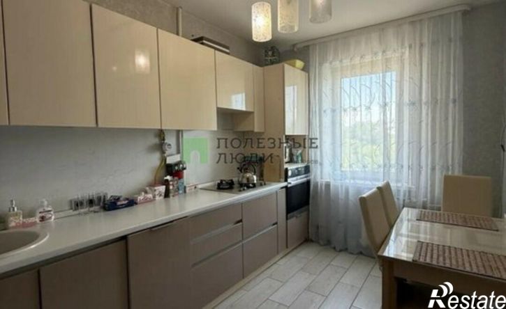 3-комн квартира улица Гагарина, 37,  д. 37