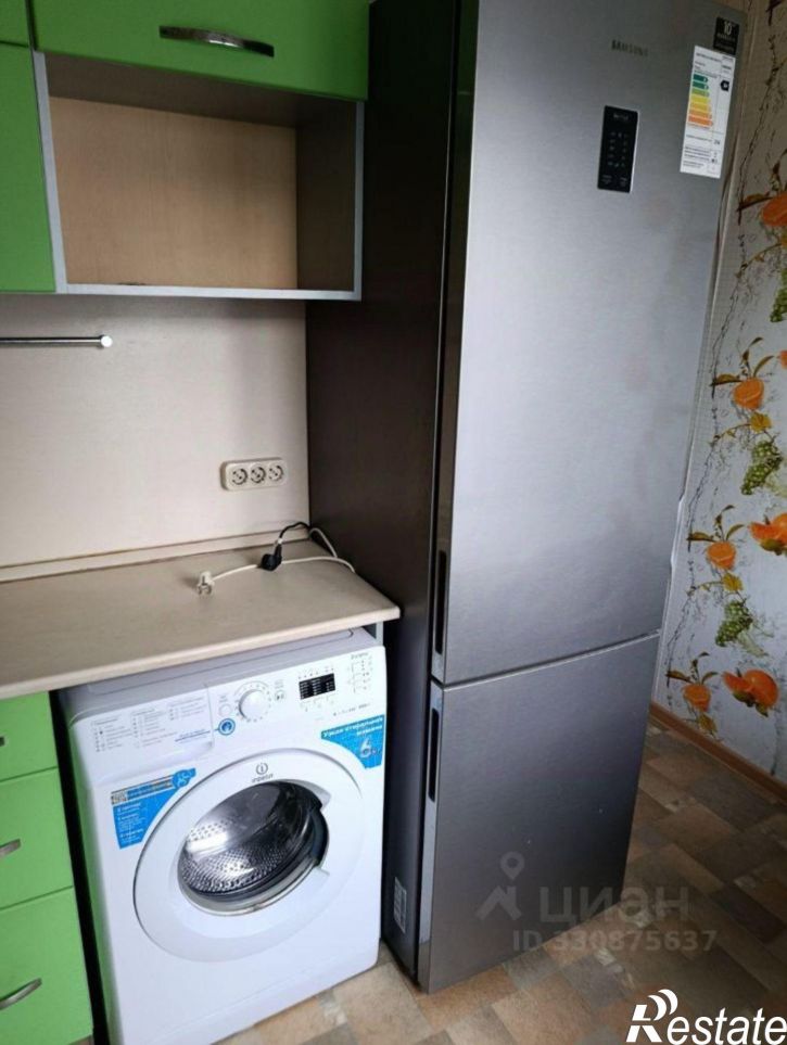 4-комн квартира Строитель м-н, улица Баранова, 67