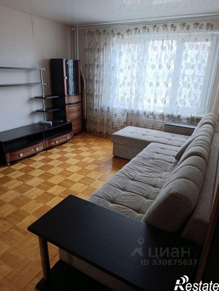 4-комн квартира Строитель м-н, улица Баранова, 67