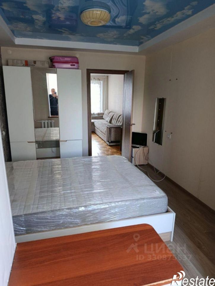 4-комн квартира Строитель м-н, улица Баранова, 67