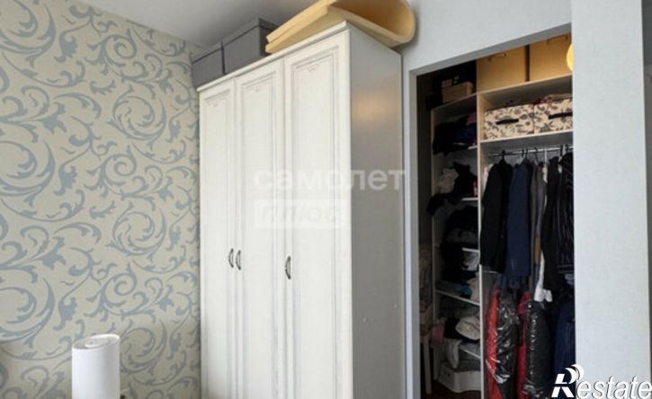 4-комн квартира улица Холмогорова, 59,  д. 59