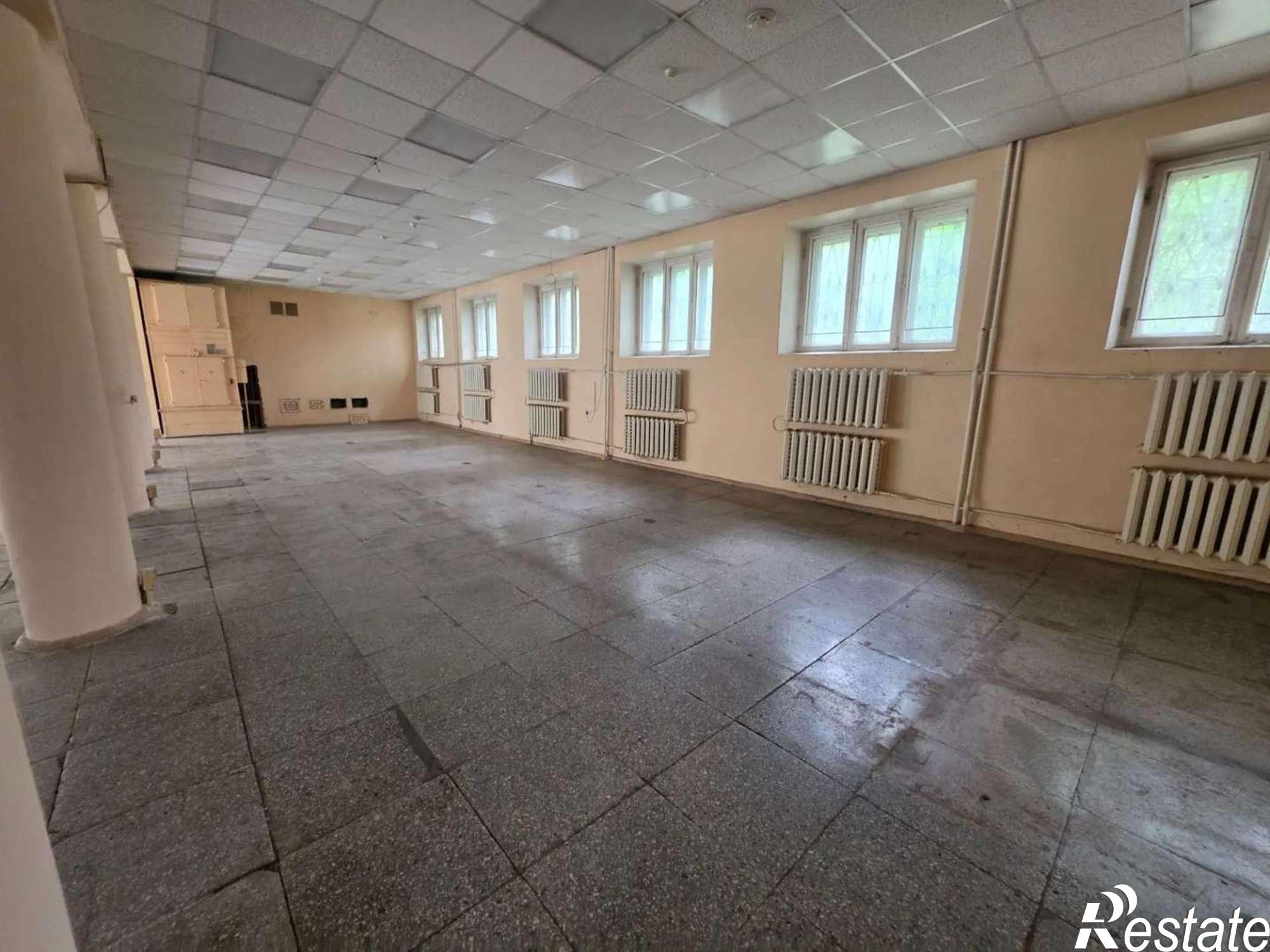 Купить торговое помещение за 19 000 000 рублей на Революции улица, 15