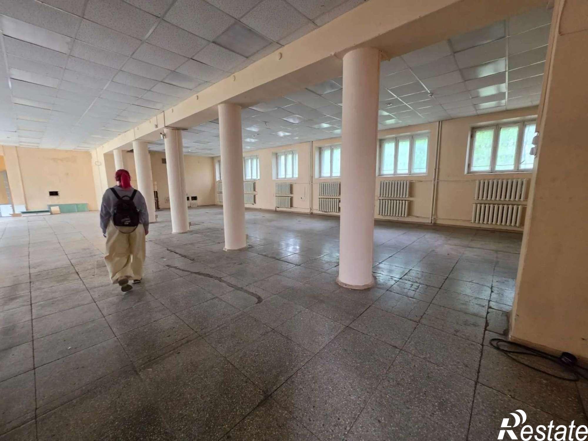 Купить торговое помещение за 19 000 000 рублей на Революции улица, 15