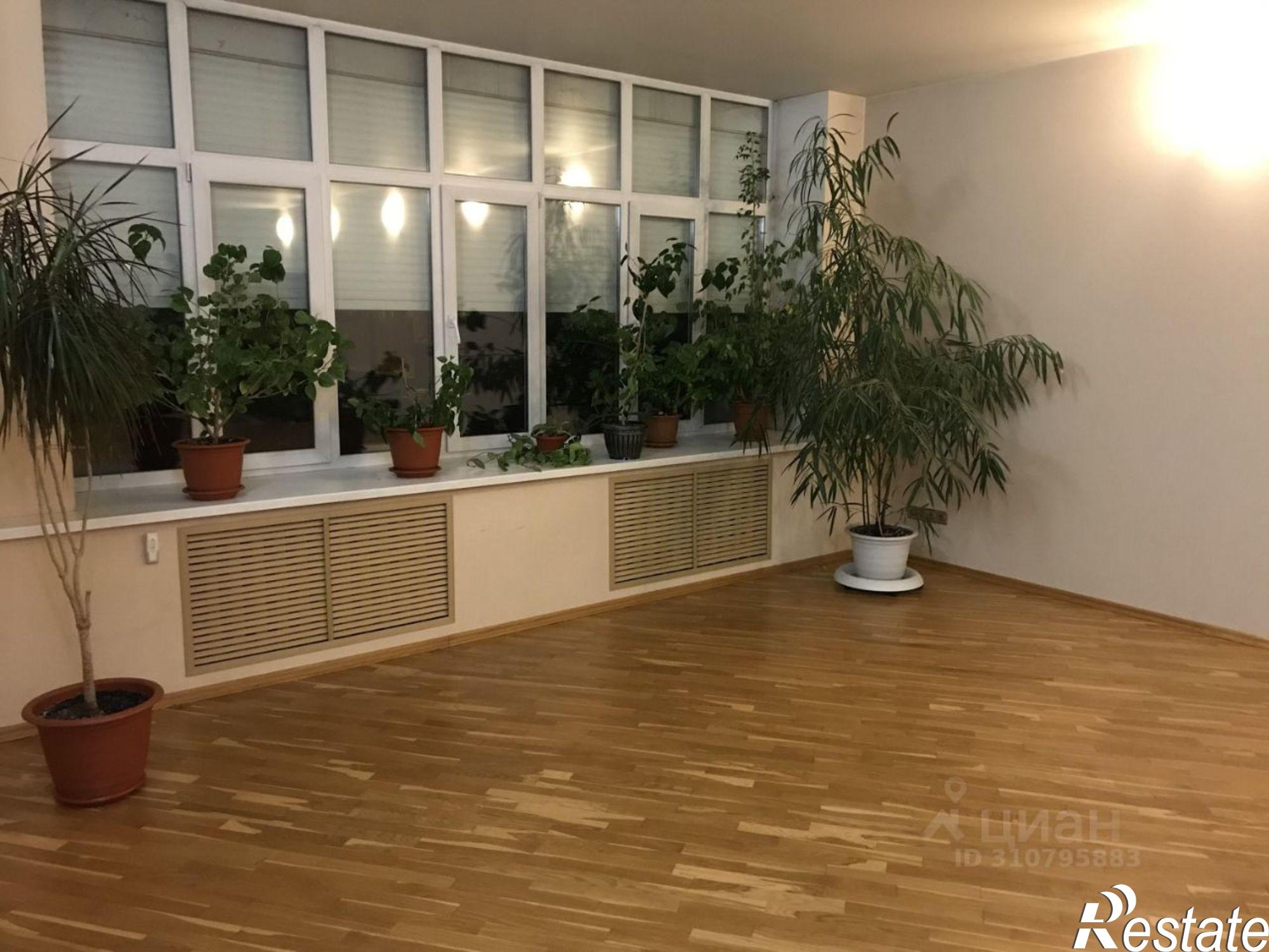 Купить дачу, дом, коттедж за 12 000 000 рублей на улица 8 Марта, 23
