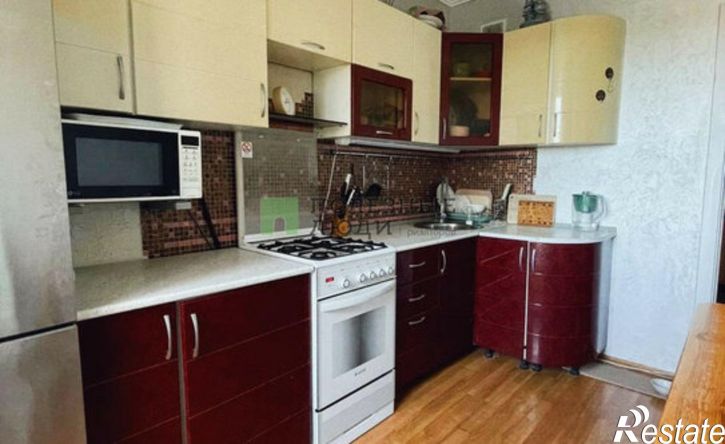 3-комн квартира Ижевск, улица Степана Разина, 60
