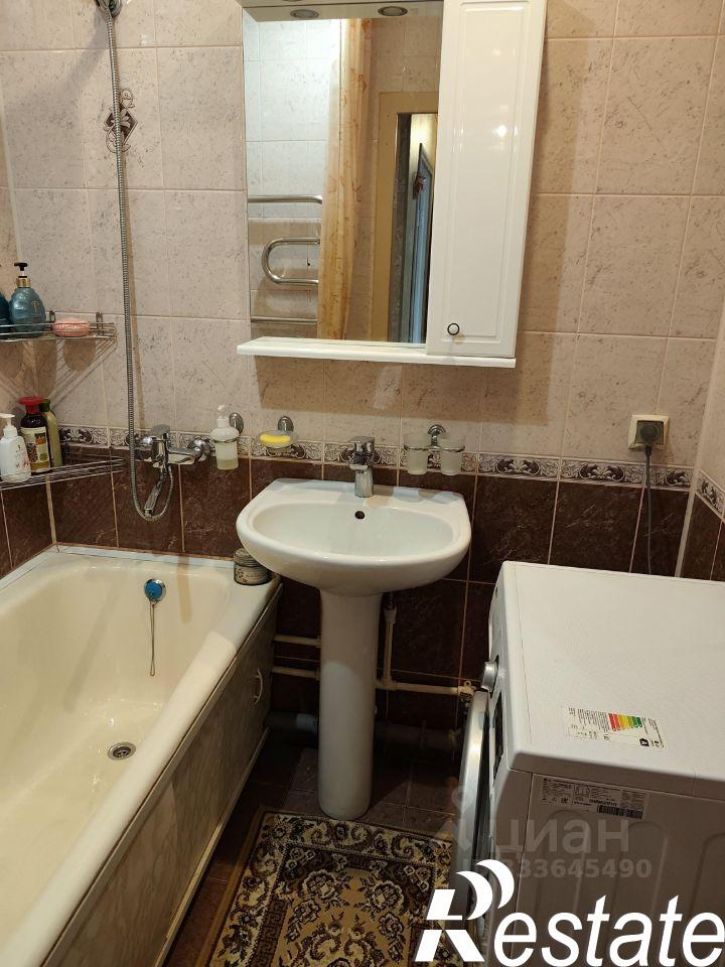 3-комн квартира Камбарская улица, 37,  д. 37