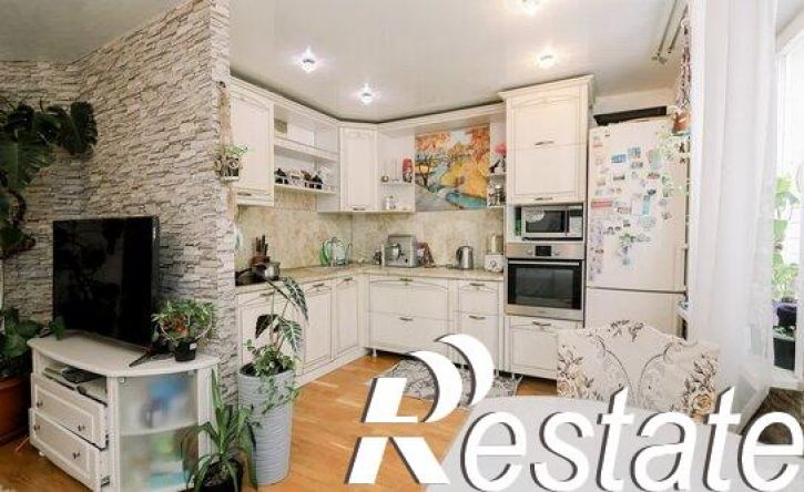 3-комн квартира улица Холмогорова, 59,  д. 59