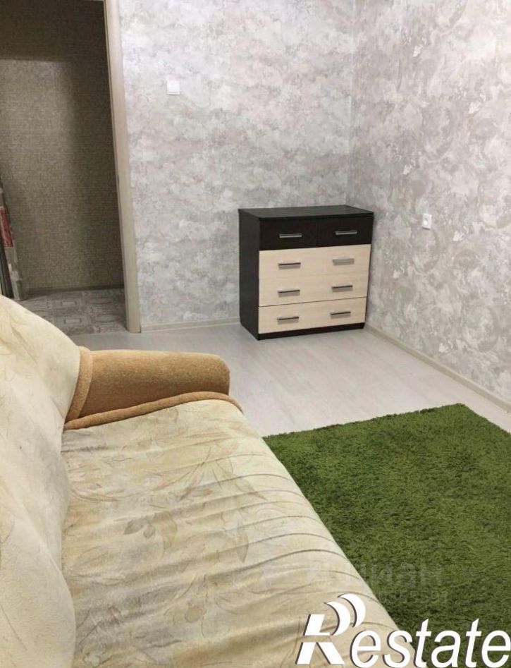2-комн квартира улица Петрова, 12,  д. 12