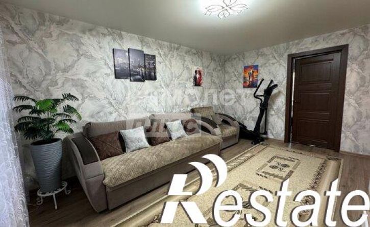 3-комн квартира улица Петрова, 2,  д. 2