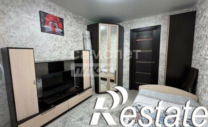 3-комн квартира улица Петрова, 2,  д. 2