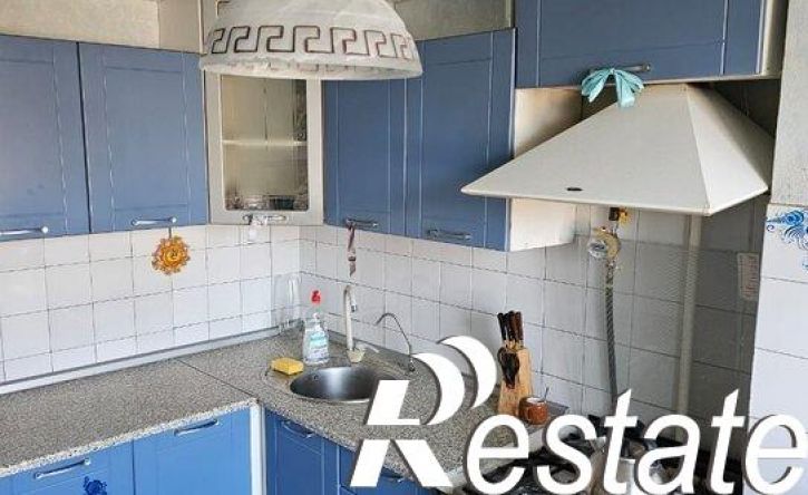2-комн квартира улица Холмогорова, 27,  д. 27