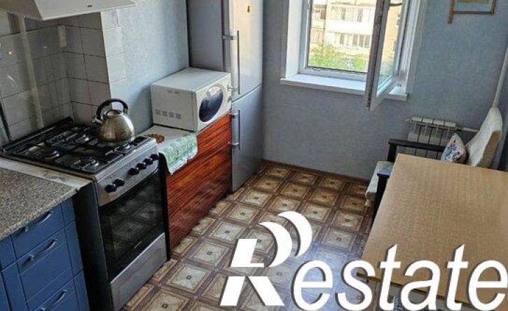 2-комн квартира улица Холмогорова, 27,  д. 27